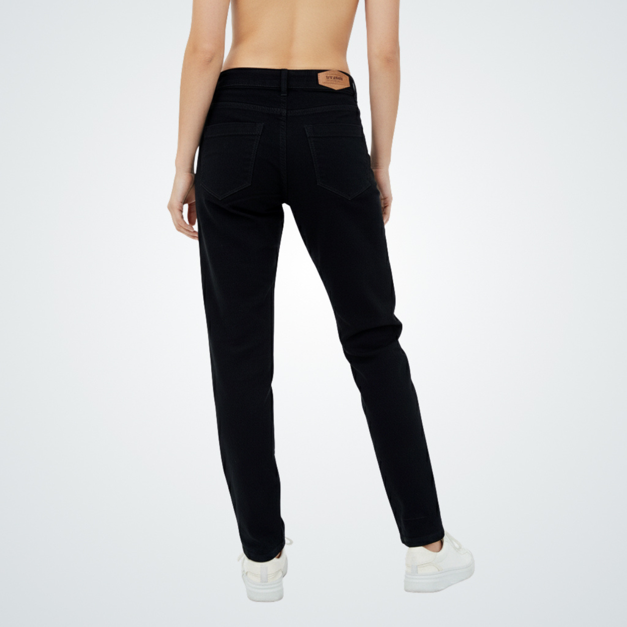 Everyday Straight-Leg Jeans – Jet Black